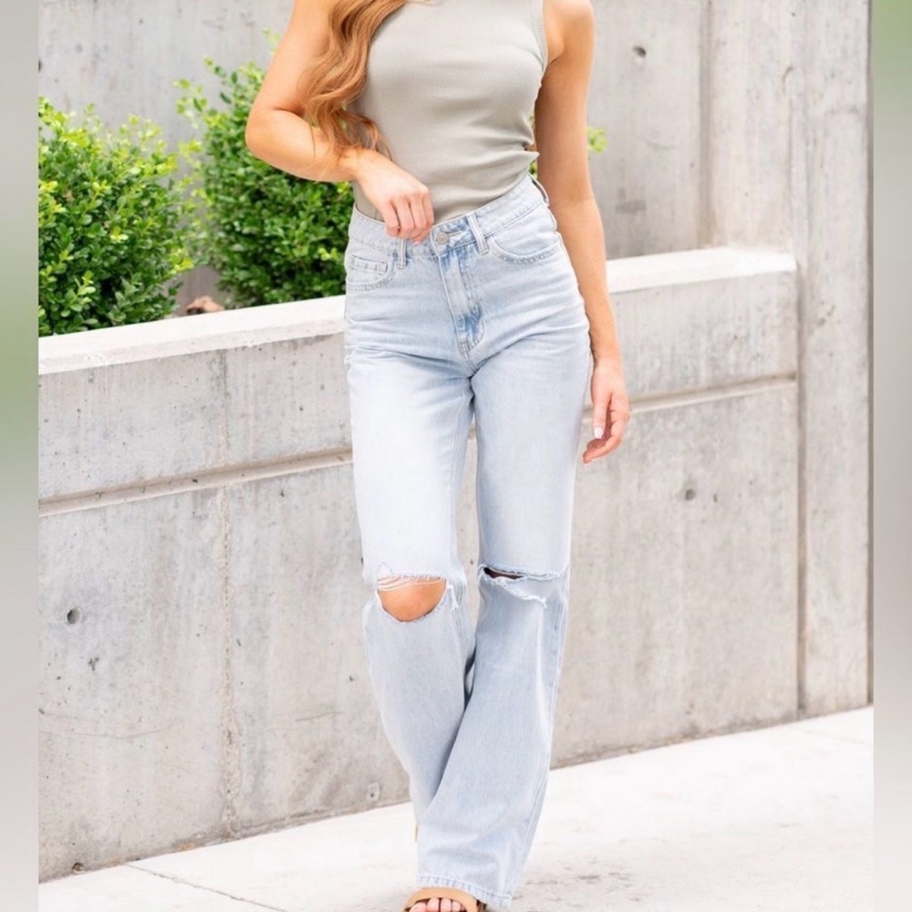 Vervet by Flying Monkey Light Wash Mid Rise Wide Leg Distressed Jeans Size 26